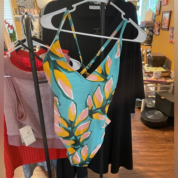 Kona Sol size medium one piece - Picture 5 of 7